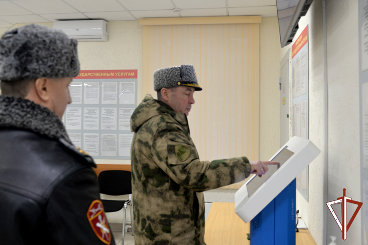Командующий Уральским округом Росгвардии проверил подразделения, дислоцированные в Зауралье