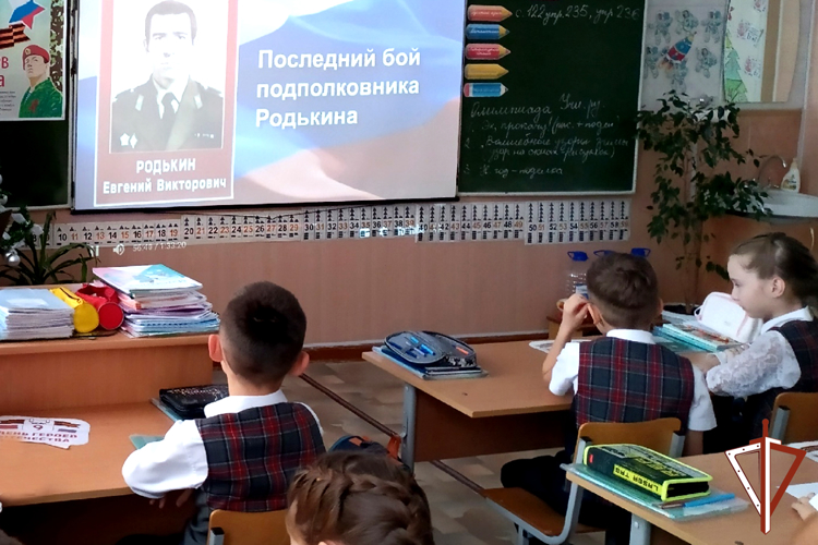 Патриотические мероприятия ко Дню Героев Отечества проводят росгвардейцы в Зауралье