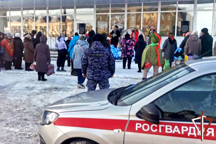 Росгвардия обеспечила охрану правопорядка на новогодних ярмарках в Зауралье