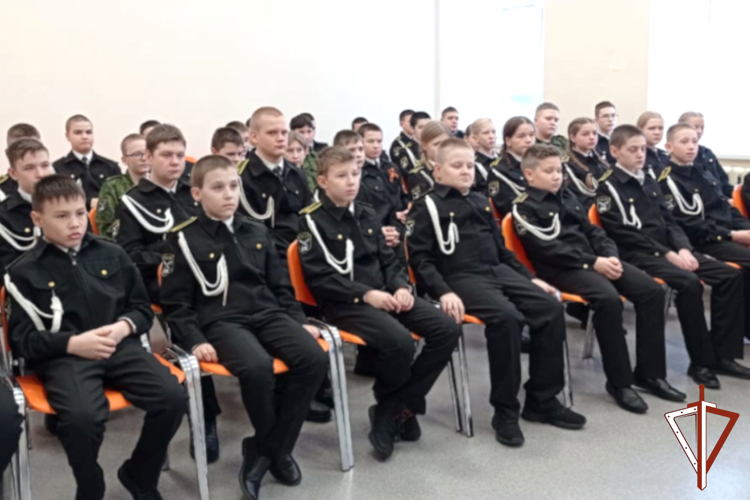 Росгвардейцы и курганские школьники вспоминают о подвиге ленинградцев