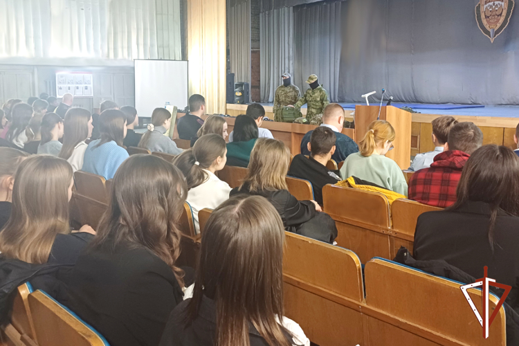 Росгвардия проводит профориентационные встречи с зауральской молодежью