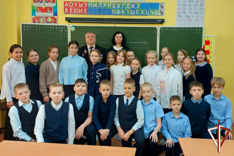 Росгвардейцы и курганские школьники вспоминают о подвиге ленинградцев