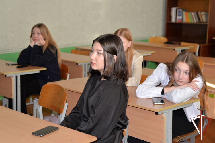 Сотрудники пресс-службы курганского управления Росгвардии встретились с юными корреспондентами