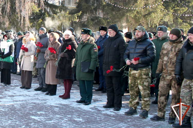 В Зауралье росгвардейцы почтили память защитников Отечества 