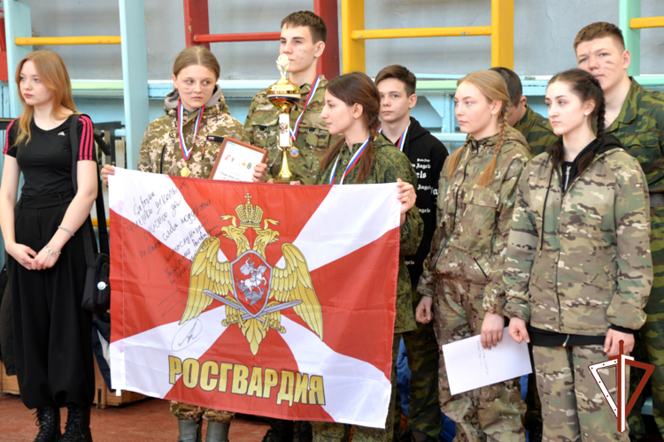 Росгвардия выступила соорганизатором военно-спортивной игры «Полигон-шоу» для  курганских школьников