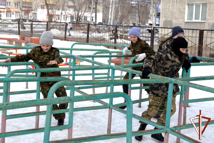 Росгвардия выступила соорганизатором военно-спортивной игры «Полигон-шоу» для  курганских школьников
