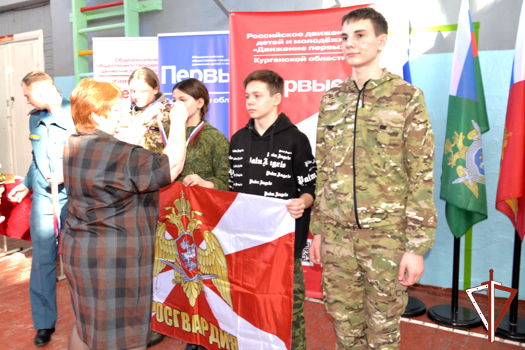 Росгвардия выступила соорганизатором военно-спортивной игры «Полигон-шоу» для  курганских школьников