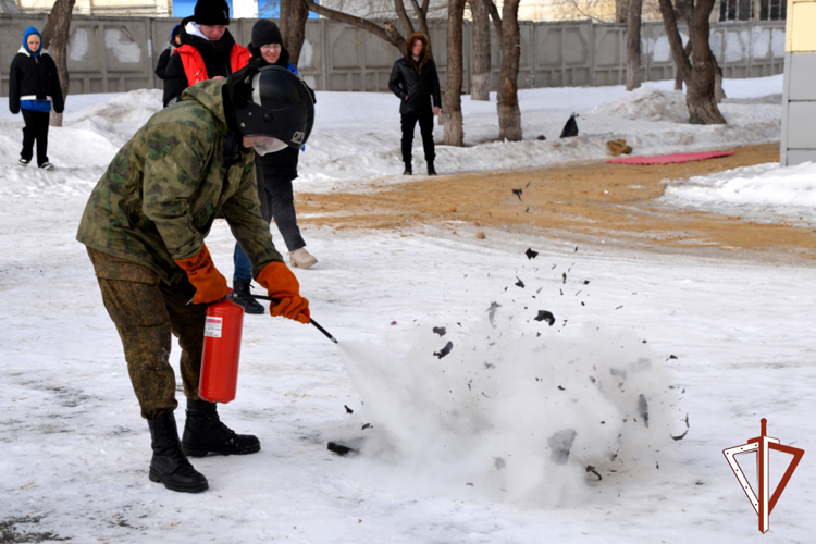 Росгвардия выступила соорганизатором военно-спортивной игры «Полигон-шоу» для  курганских школьников