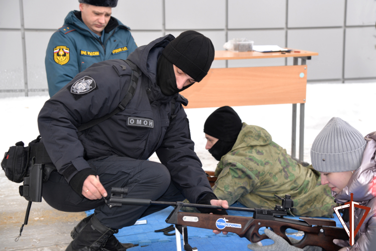 Росгвардия выступила соорганизатором военно-спортивной игры «Полигон-шоу» для  курганских школьников