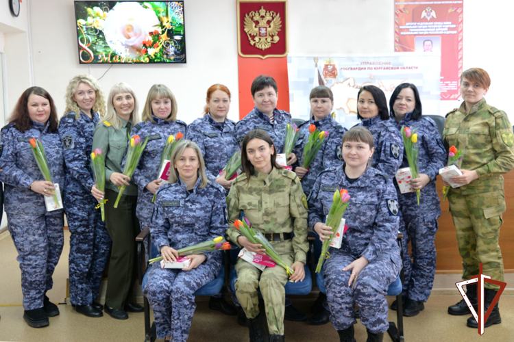 «Весенний комплимент от Росгвардии» подарили  женщинам в Кургане