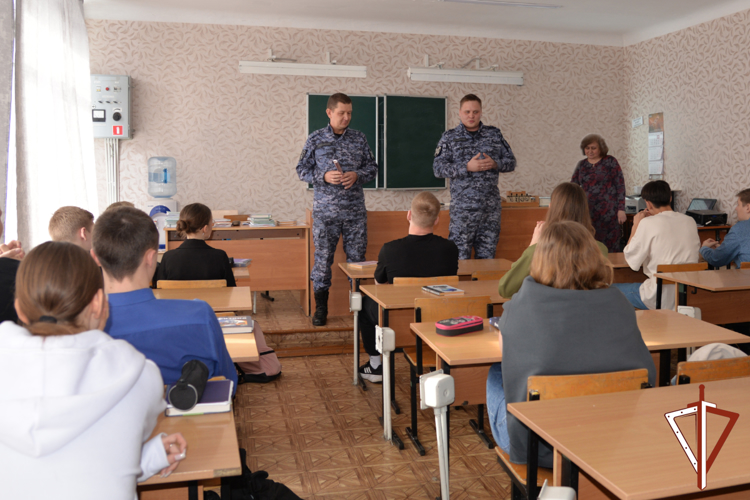Курганским школьникам рассказали, как стать военным инженером Росгвардии