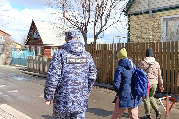 Росгвардия участвует в противопаводковых мероприятиях в Кургане (видео)