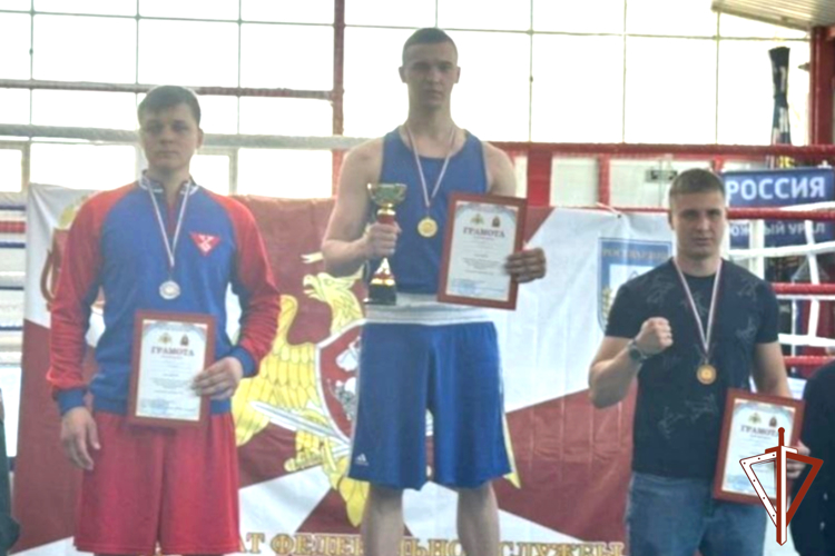 Сотрудник Росгвардии из Зауралья стал победителем чемпионата Уральского округа по боксу