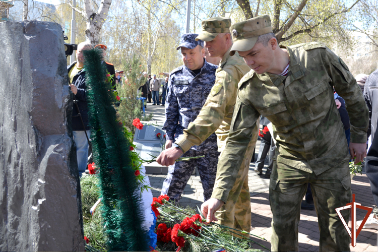 Представители Росгвардии почтили память зауральцев - ликвидаторов аварии на Чернобыльской АЭС