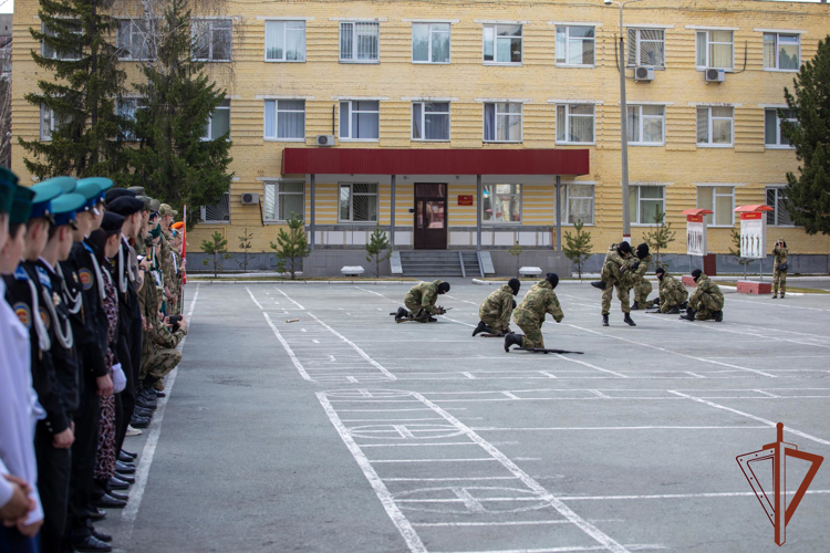 Зауральские школьники приняли участие в слете кадетов Уральского округа Росгвардии 