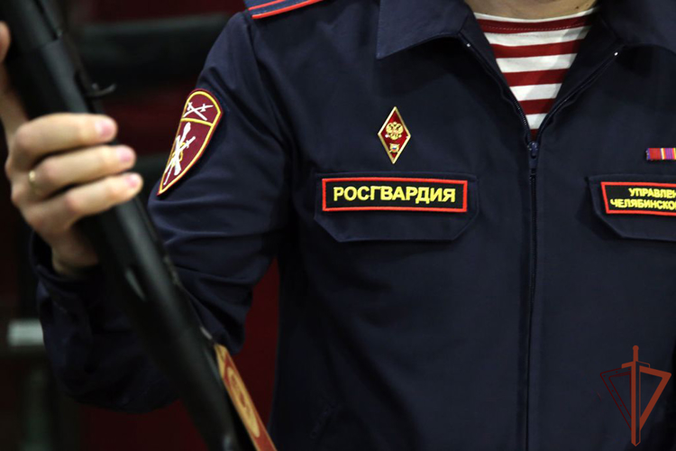 Росгвардия принимает оружие у зауральцев на временное хранение и продолжает помогать пострадавшим от паводка