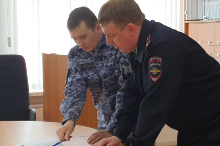 Сотрудники вневедомственной охраны из Кургана успешно завершили курс профессиональной подготовки в Тюмени