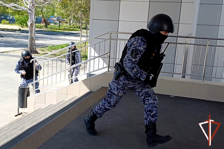Сотрудники Росгвардии приняли участие во Всероссийских антитеррористических учениях в Зауралье