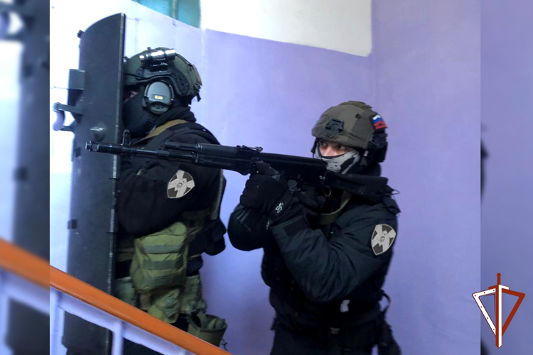 Сотрудники спецподразделения Росгвардии задержали подозреваемого в  покушении на сбыт наркотических средств в Зауралье