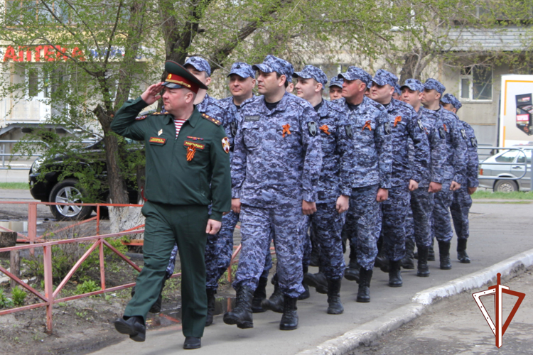 Росгвардейцы провели концерт для ветерана Великой Отечественной войны  в Кургане (видео)