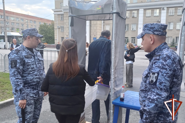 Росгвардейцы обеспечили безопасность выпускных вечеров и Дня молодежи в Зауралье
