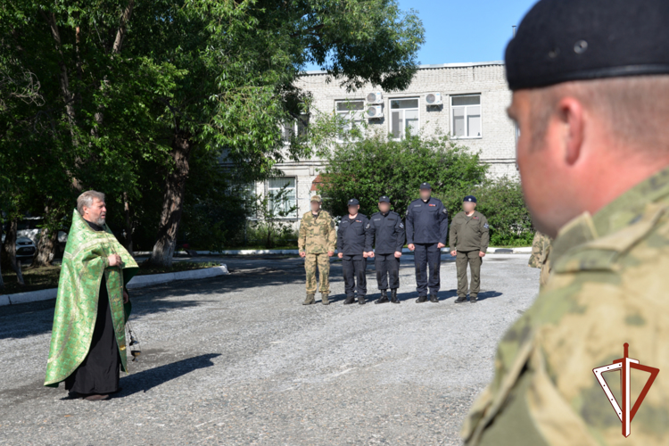 В курганском управлении Росгвардии состоялся молебен за здравие защитников Отечества