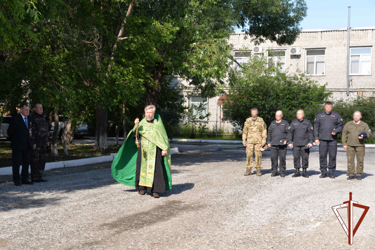 В курганском управлении Росгвардии состоялся молебен за здравие защитников Отечества