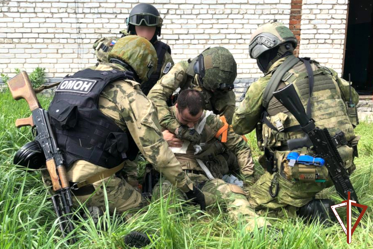 Спецназ Росгвардии в Зауралье провел комплексные занятия в полевых условиях