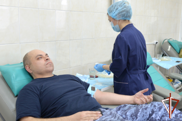 Всероссийскую ведомственную акцию «От сердца к сердцу» поддержали росгвардейцы в Зауралье
