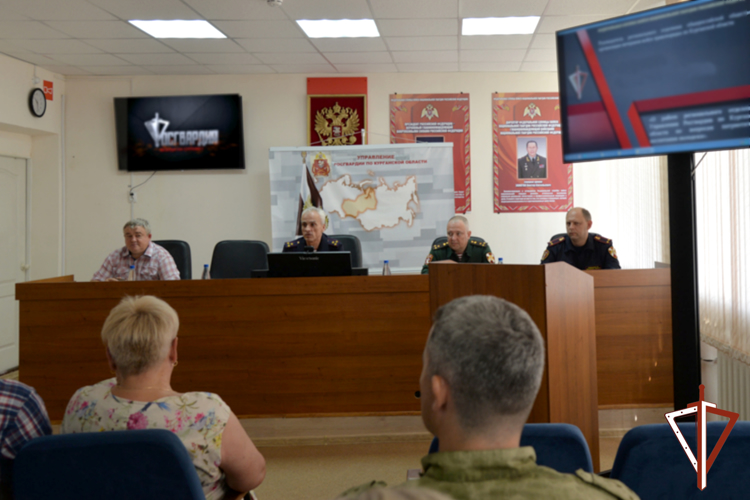 Вопросы патриотического воспитания молодежи обсудили в курганском управлении Росгвардии