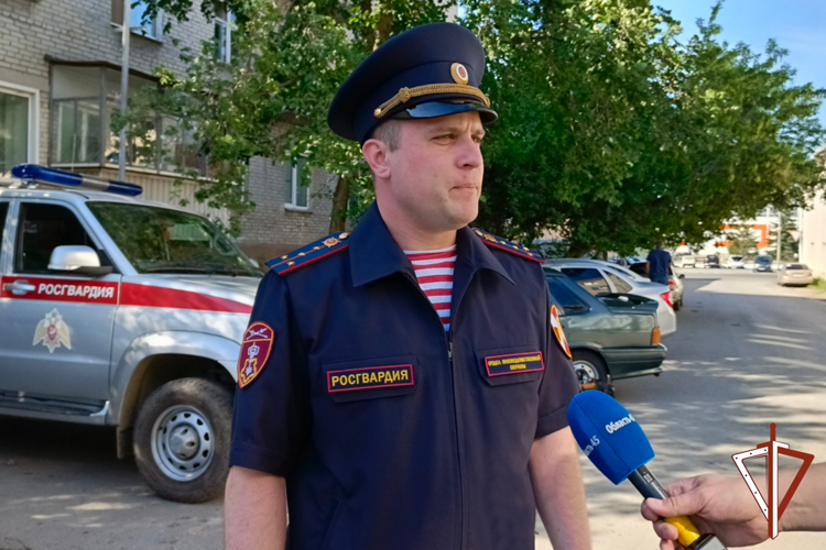 Сюжет о служебных буднях сотрудников вневедомственной охраны Росгвардии вышел на курганском ТВ (видео)