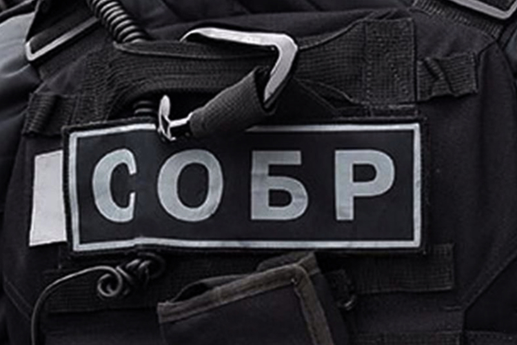 В Кургане при участии СОБР Росгвардии задержан наркокурьер