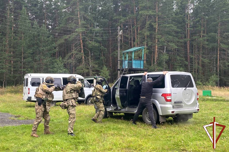 День со спецназом провели дети росгвардейцев в Зауралье