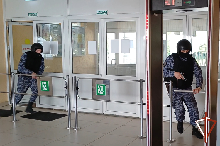 Росгвардия приняла участие во Всероссийских учениях по безопасности образовательных организаций в Зауралье