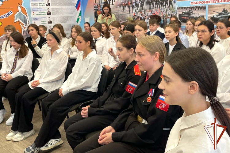 Росгвардия провела патриотические и профориентационные встречи в Зауралье