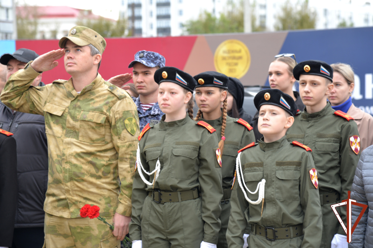 Представители Росгвардии приняли участие в открытии памятника зауральцу - Герою Советского Союза