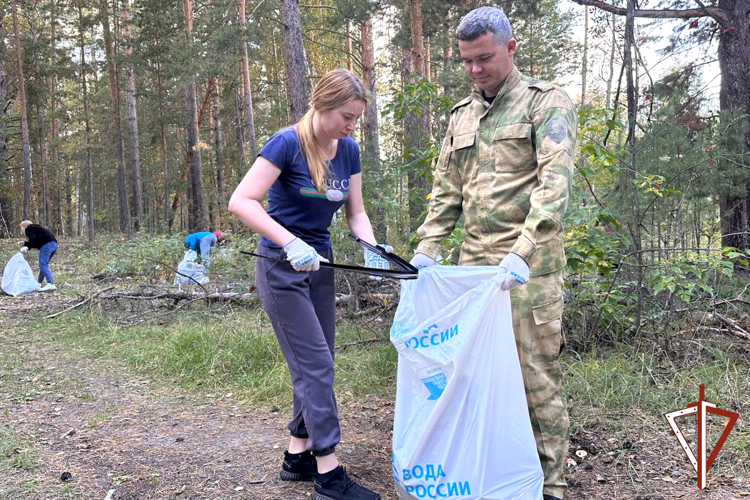 Росгвардейцы в Курганской области присоединились к Всероссийскому субботнику «Зеленая Россия»