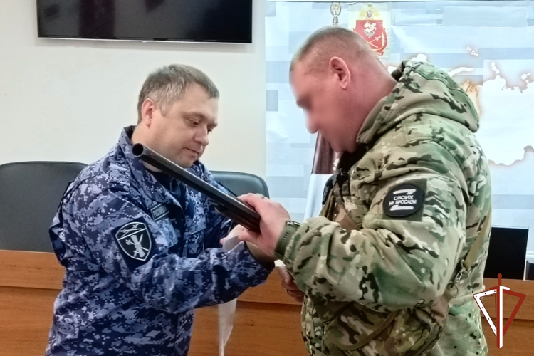 В Зауралье Росгвардия передала первую партию гражданского оружия для нужд СВО (видео)