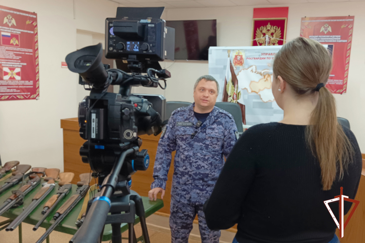 В Зауралье Росгвардия передала первую партию гражданского оружия для нужд СВО (видео)