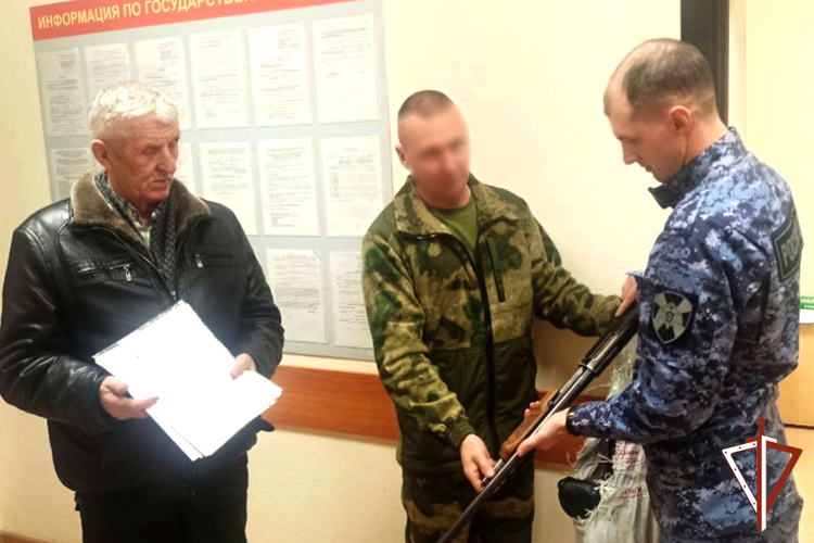 При содействии Росгвардии зауральцы передают оружие бойцам  в районы проведения СВО 