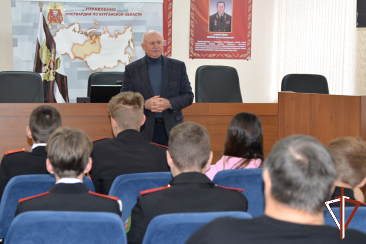Мероприятия ко Дню памяти погибших правоохранителей провели росгвардейцы в Кургане
