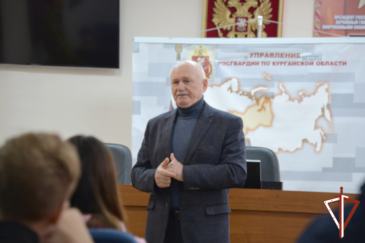 Мероприятия ко Дню памяти погибших правоохранителей провели росгвардейцы в Кургане