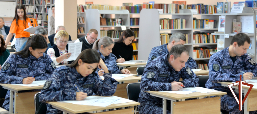 Росгвардейцы в Зауралье ответили на вопросы Большого этнографического диктанта