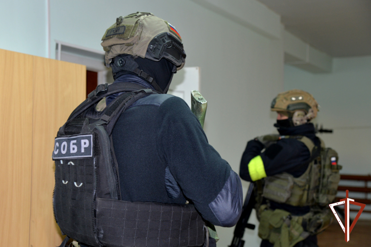 При содействии СОБР Росгвардии пресечена деятельность нарколаборатории в Зауралье