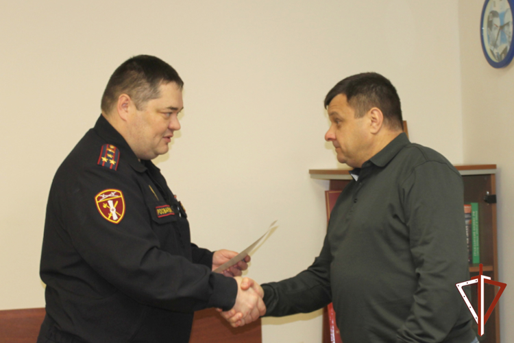 Росгвардия поблагодарила зауральцев, передавших оружие для бойцов СВО (видео)