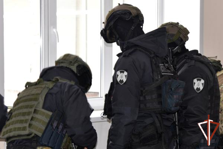 При силовой поддержке СОБР Росгвардии в Зауралье пресечена деятельность преступной группы автоподставщиков