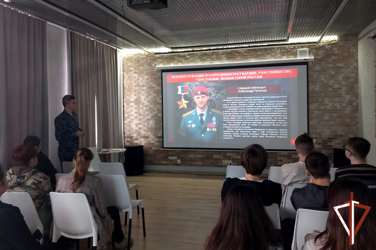 В День Героев Отечества представители курганского управления Росгвардии приняли участие в памятных мероприятиях 
