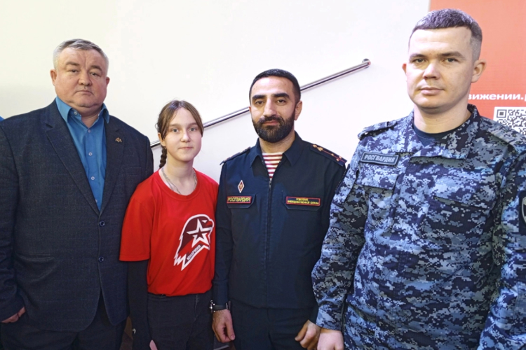 Росгвардия и подшефные курганские школьники приняли участие в патриотических мероприятиях к Дню воинской славы