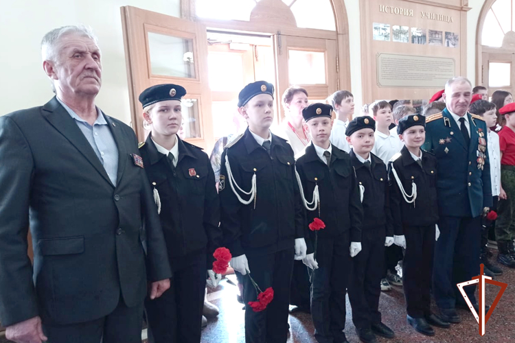 Память защитников Отечества почтили представители Росгвардии из Зауралья 