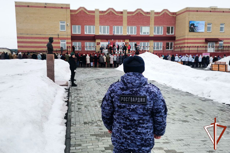 Правопорядок на массовых мероприятиях в Зауралье обеспечили росгвардейцы 